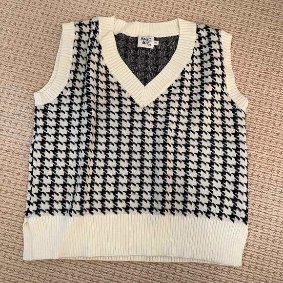 Houndstooth sweater vest - Picture 1 of 2